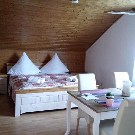 Studio Apartment Bermatingen ภายนอก รูปภาพ