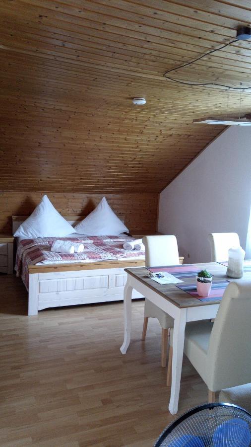 Studio Apartment Bermatingen ภายนอก รูปภาพ