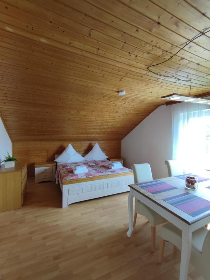 Studio Apartment Bermatingen ภายนอก รูปภาพ