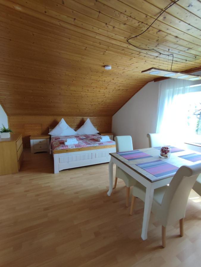 Studio Apartment Bermatingen ภายนอก รูปภาพ